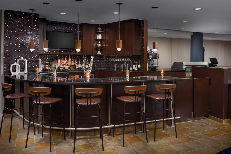 Lounge or bar, Food and drinks, Drinks