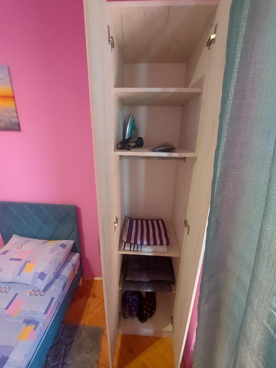 furniture, heating, towels, trouser press, wardrobe