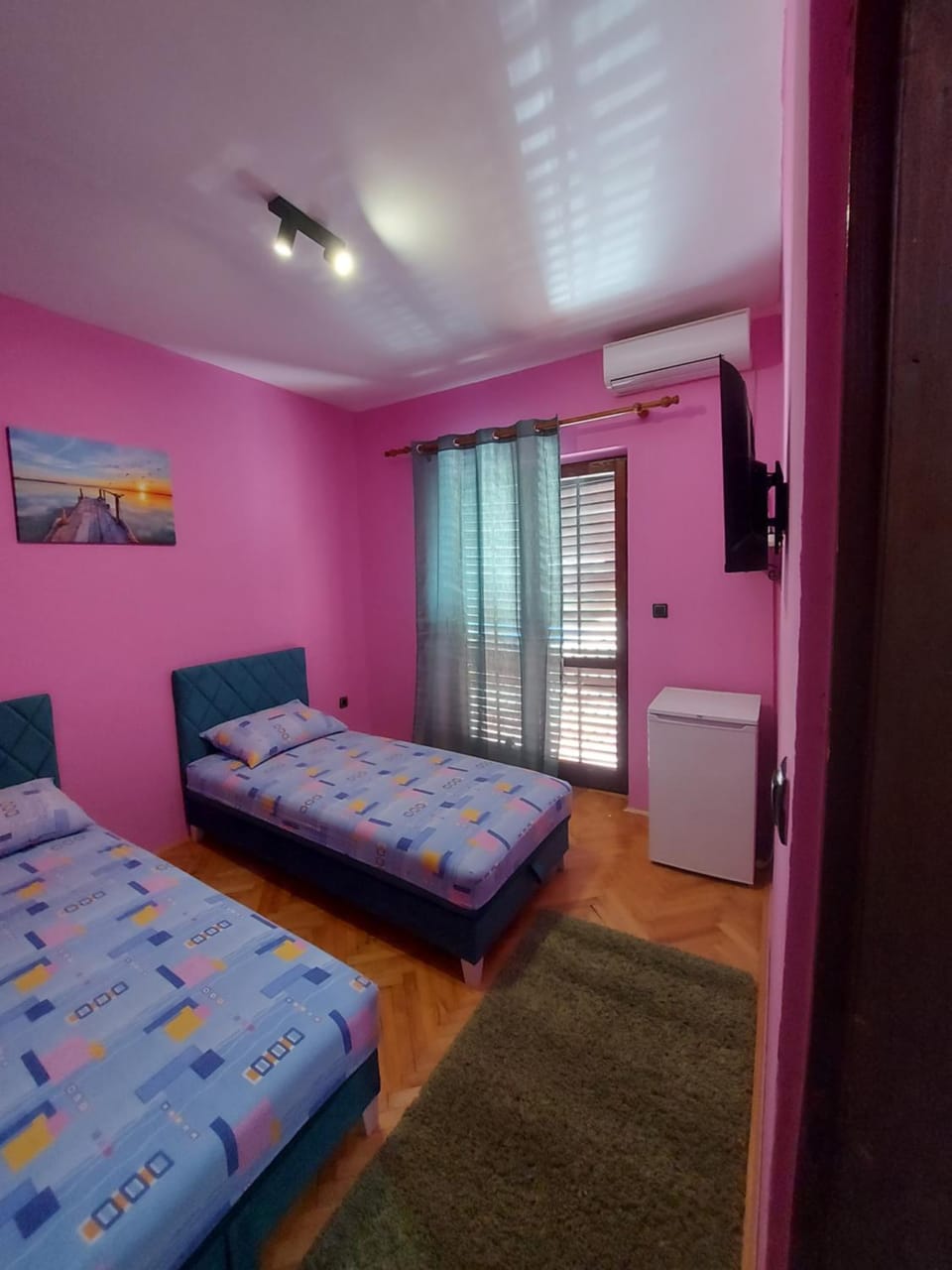 Bed, TV and multimedia, Bedroom, air conditioner