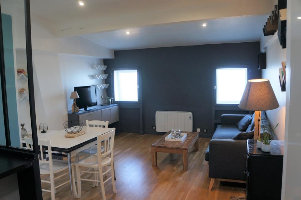 Communal lounge/ TV room, TV and multimedia, Living room, Seating area, Dining area, Sea view, Sea view, Sunset
