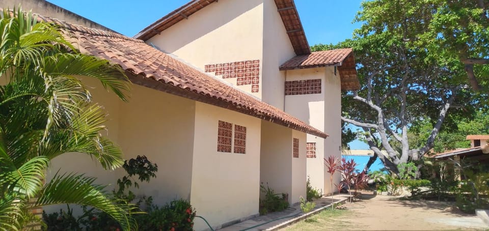 Facade/entrance, View (from property/room)