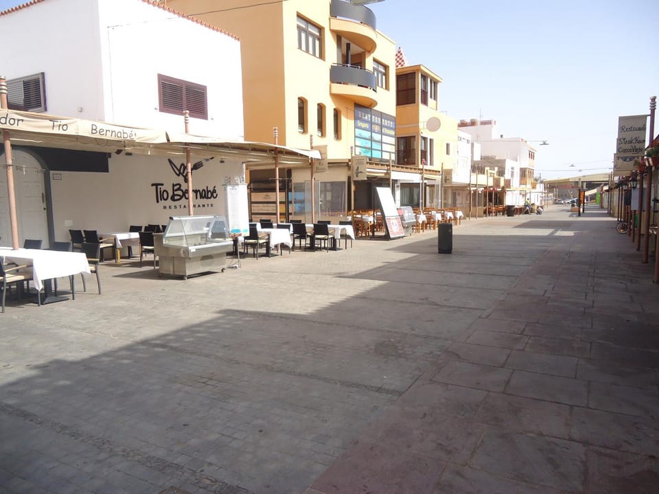 Property building, Restaurant/places to eat