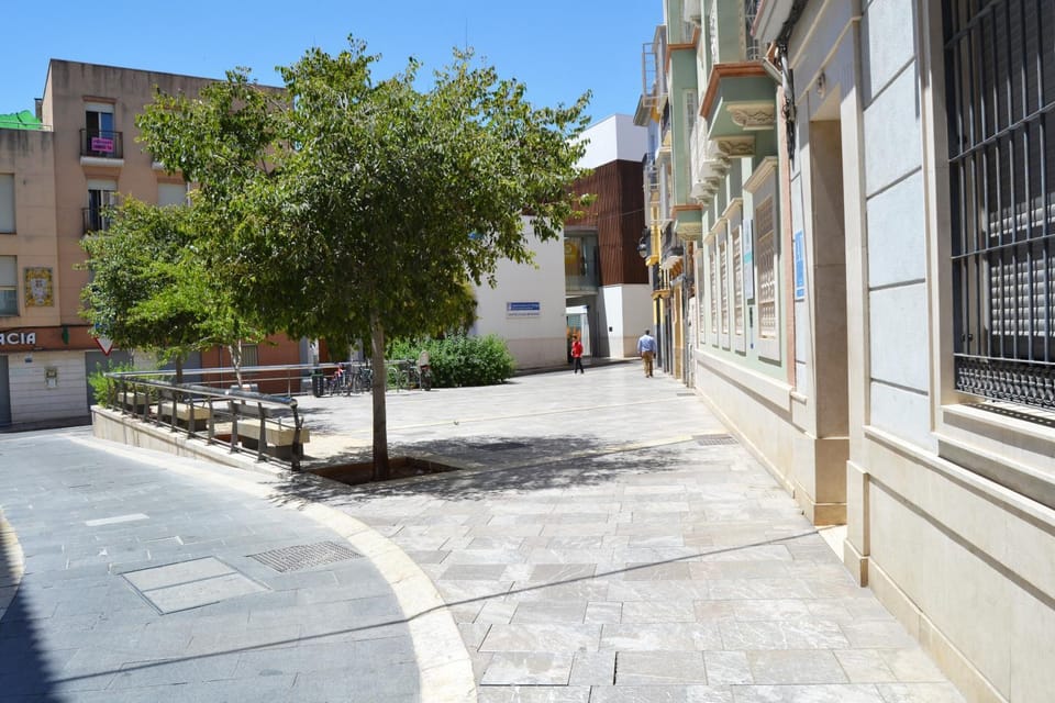Facade/entrance, Neighbourhood, Street view