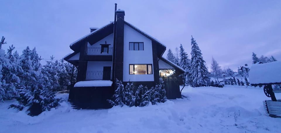 Property building, Winter