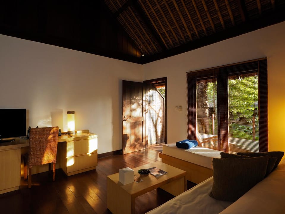 Seating area, Bedroom, Guests