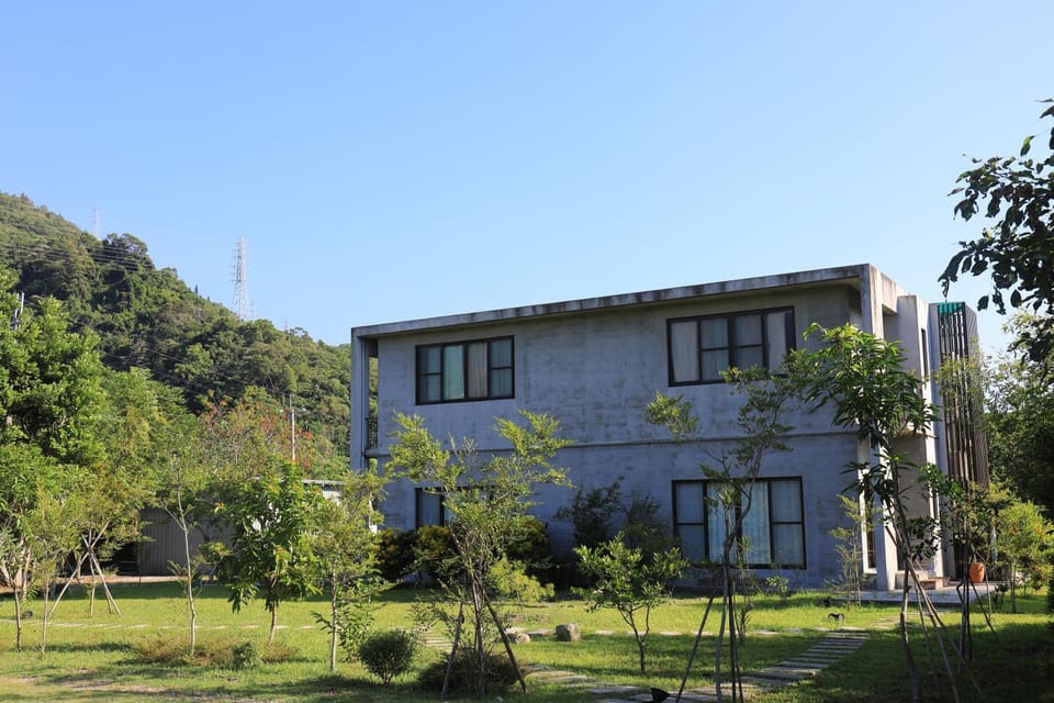 Facade/entrance, Garden view, Lake view, Mountain view
