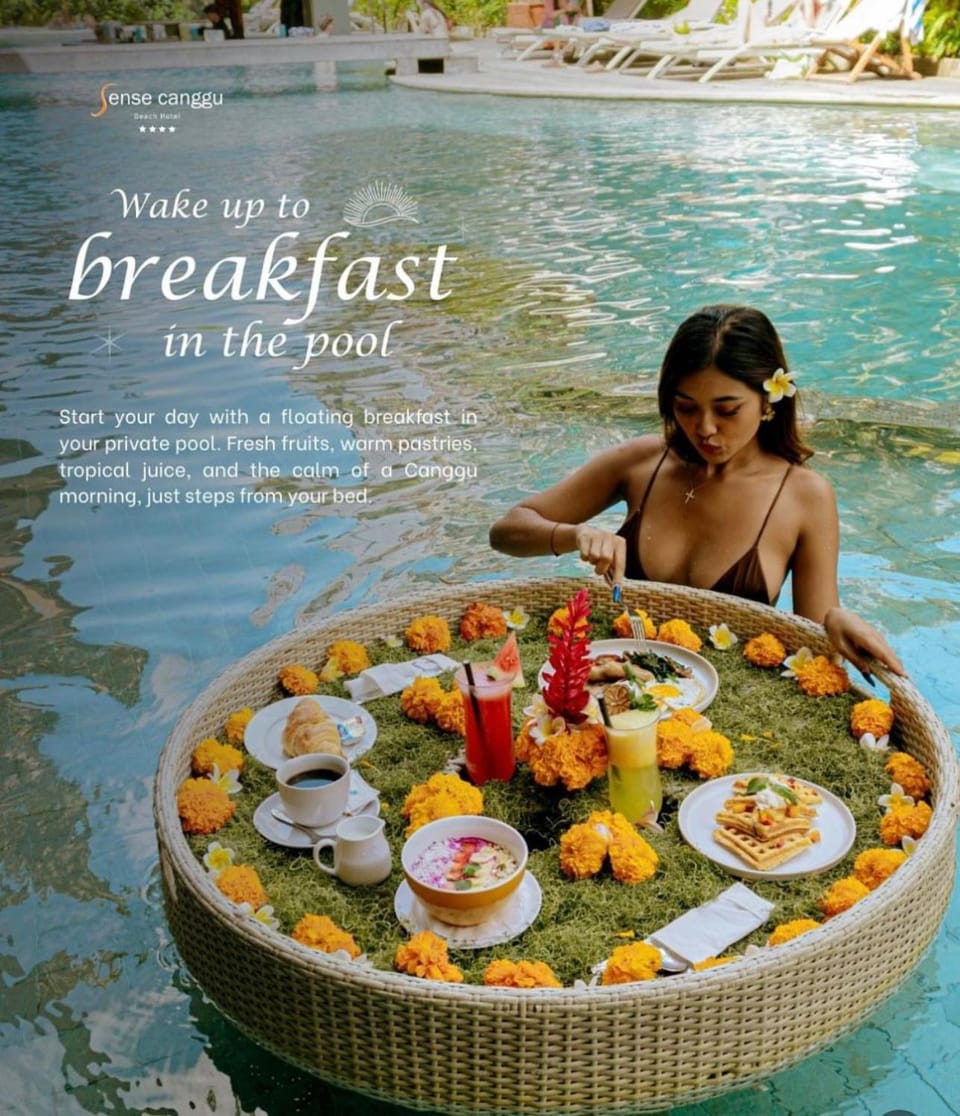 Swimming pool, Breakfast