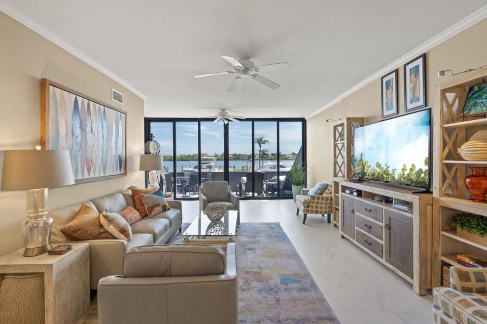 Harbor Towers 1 Ground Floor Water View House in Siesta Beach
