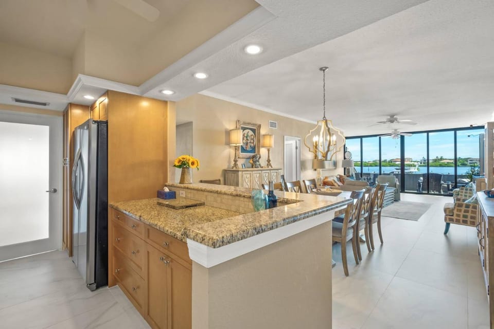 Harbor Towers 1 Ground Floor Water View House in Siesta Beach