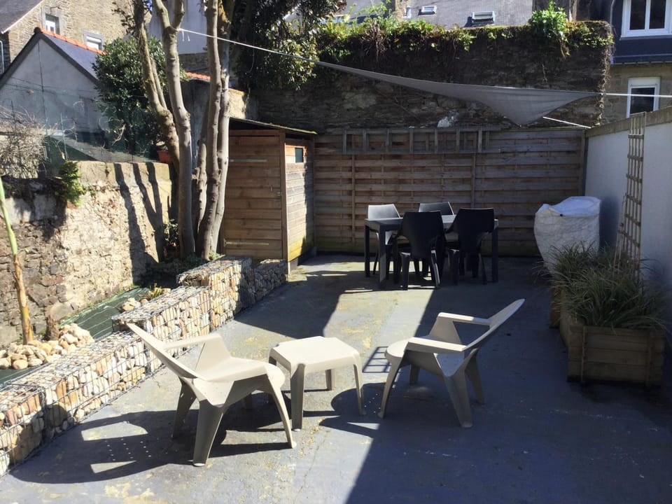 Property building, Photo of the whole room, On site