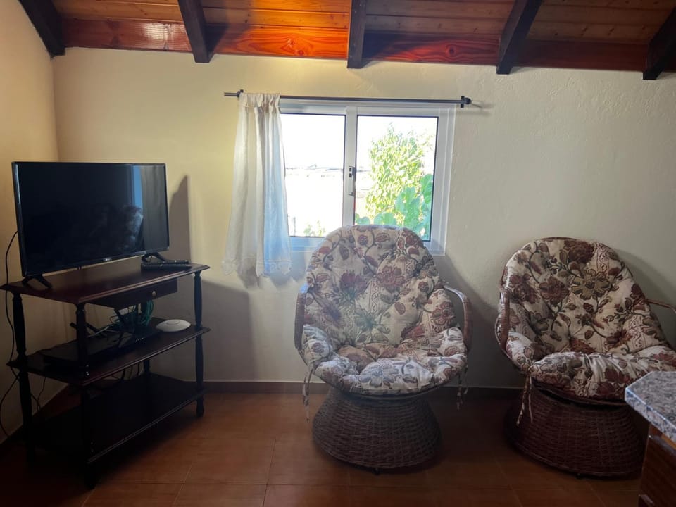 Quinta da quebrada Farm Stay in Madeira District