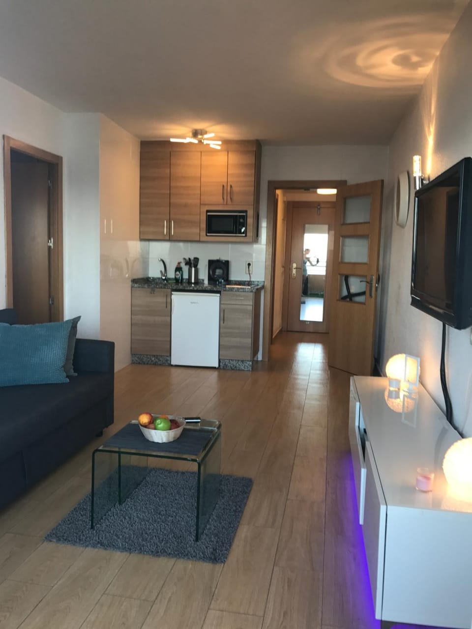 Kitchen or kitchenette, Living room, Seating area, Dining area