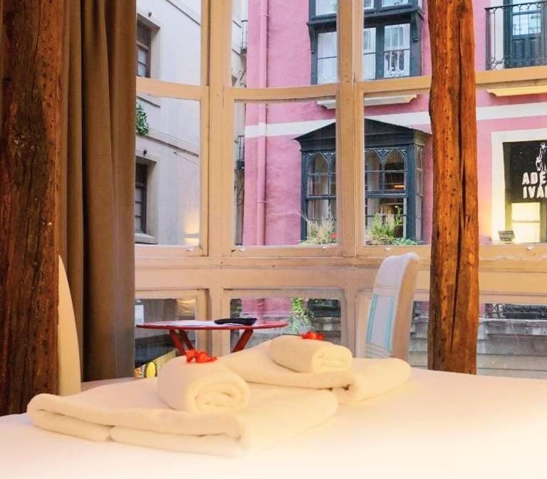 Pensión AliciaZzz Bed And Breakfast Bilbao Bed and Breakfast in Bilbao