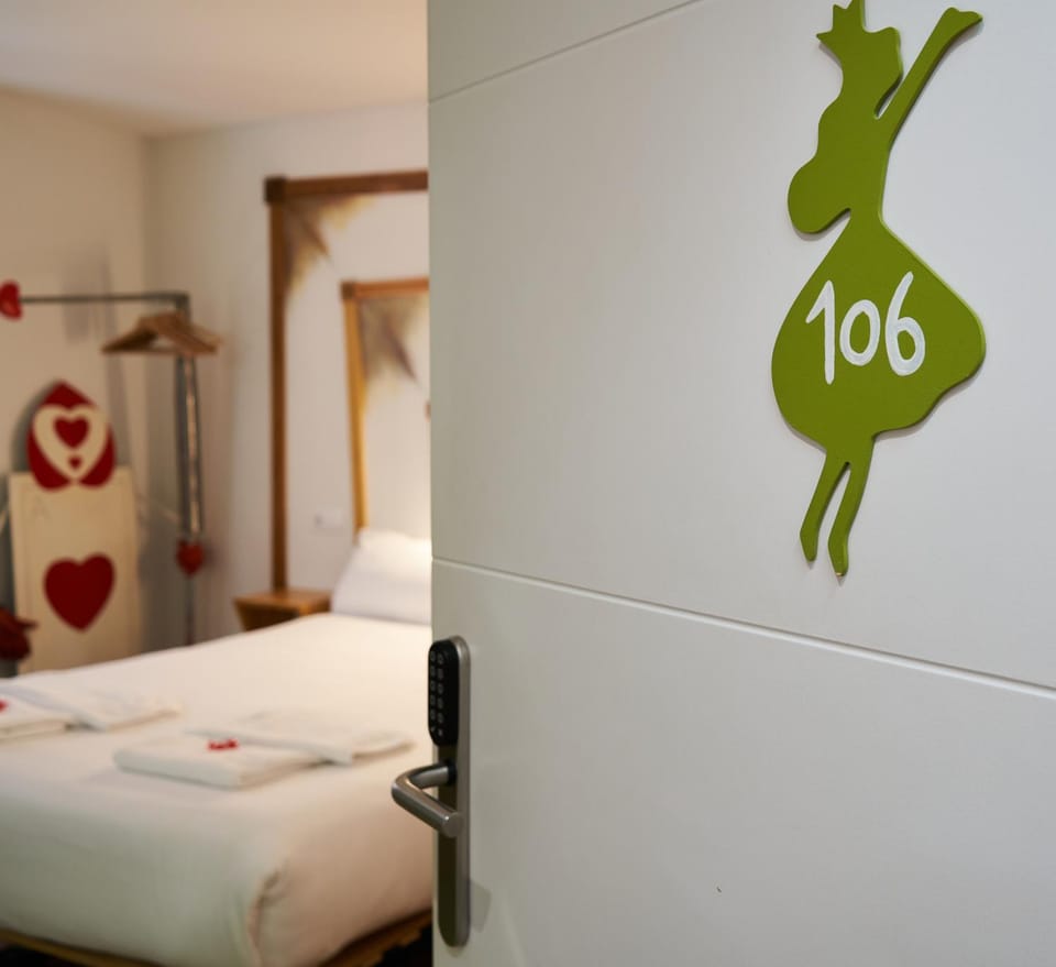 Pensión AliciaZzz Bed And Breakfast Bilbao Bed and Breakfast in Bilbao