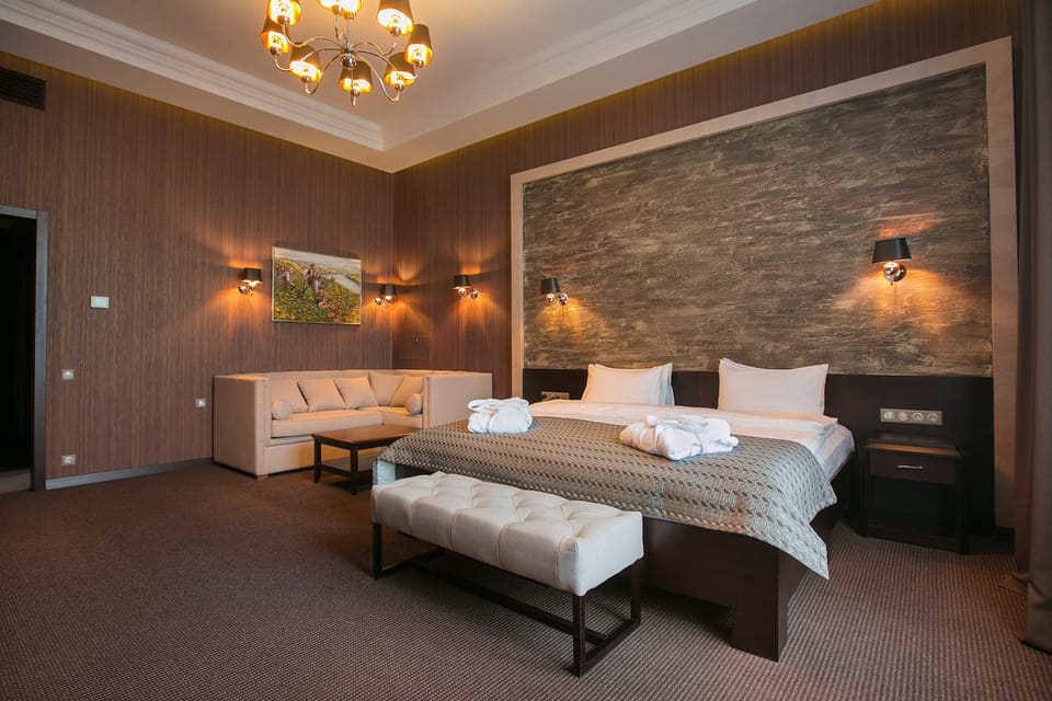 Photo of the whole room, Decorative detail