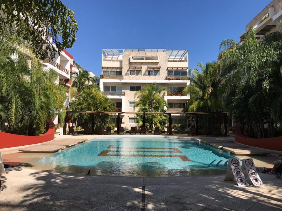 Property building, Swimming pool