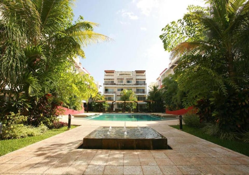 Property building, Garden, Swimming pool