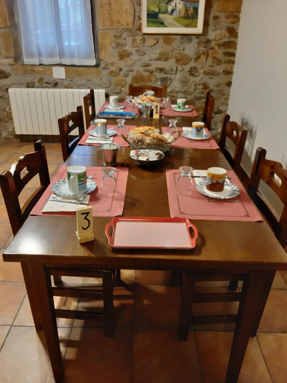 Restaurant/places to eat, Dining area