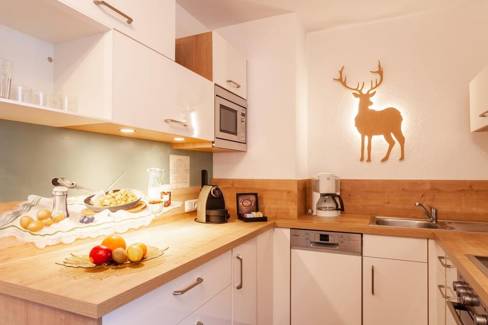 Food and drinks, Communal kitchen, Food