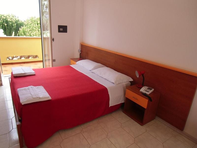 Day, Photo of the whole room