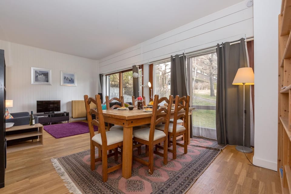 Living room, Dining area