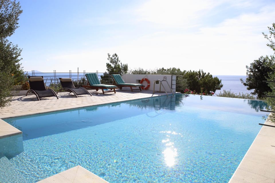 Natural landscape, Garden, Sea view, Swimming pool, Swimming pool