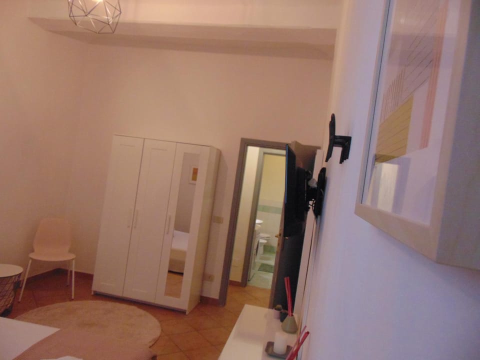 Bathroom, Other, Photo of the whole room, Decorative detail, Bedroom