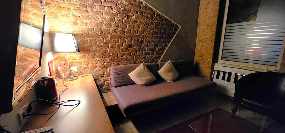 TV and multimedia, Living room, Seating area, internet