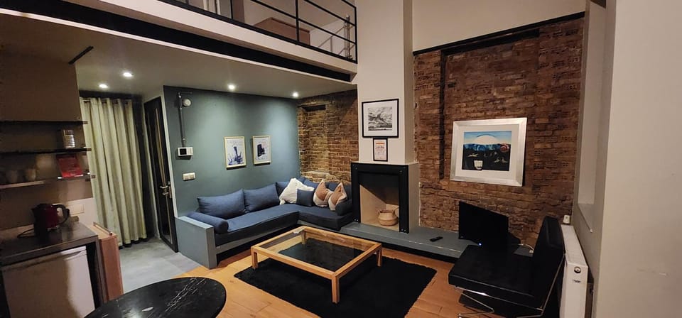 Kitchen or kitchenette, Living room, Seating area