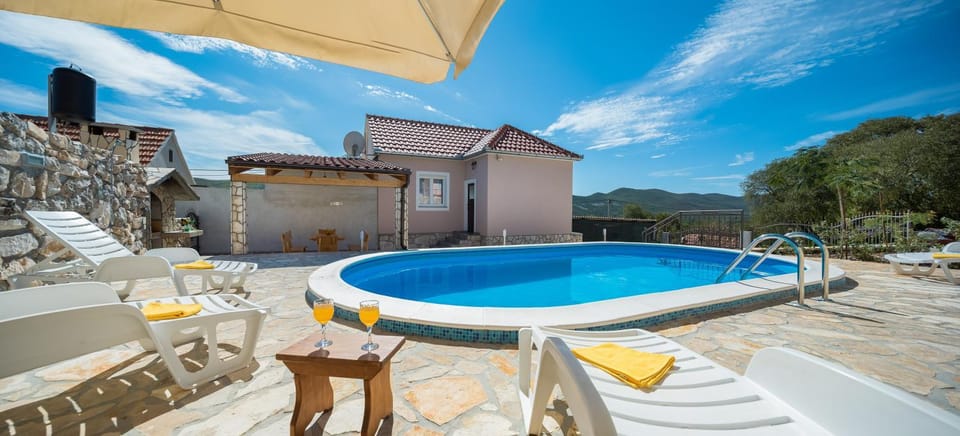 Pool view, Swimming pool