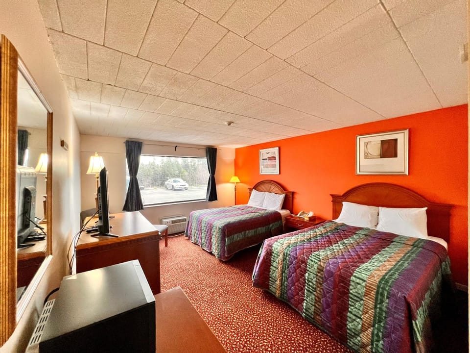 Bed, Living room, Bedroom