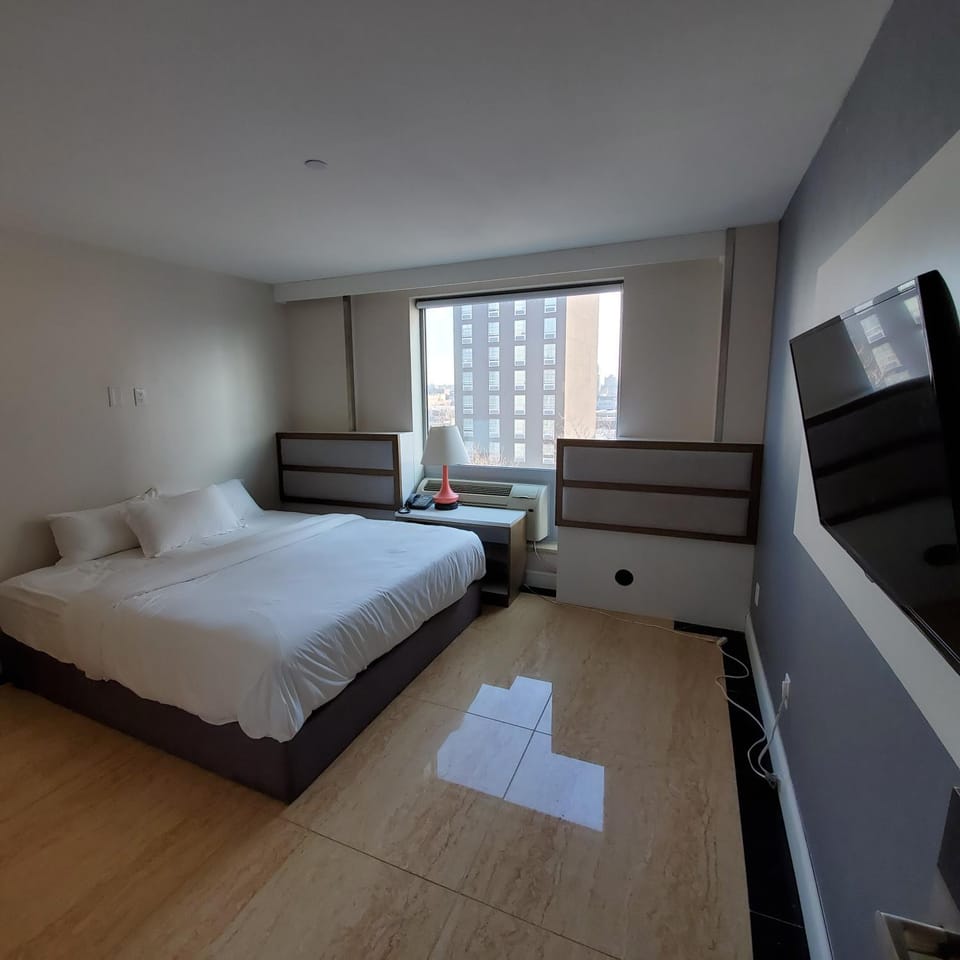 Mayfair Inn and Suites Hotel in Roosevelt Island