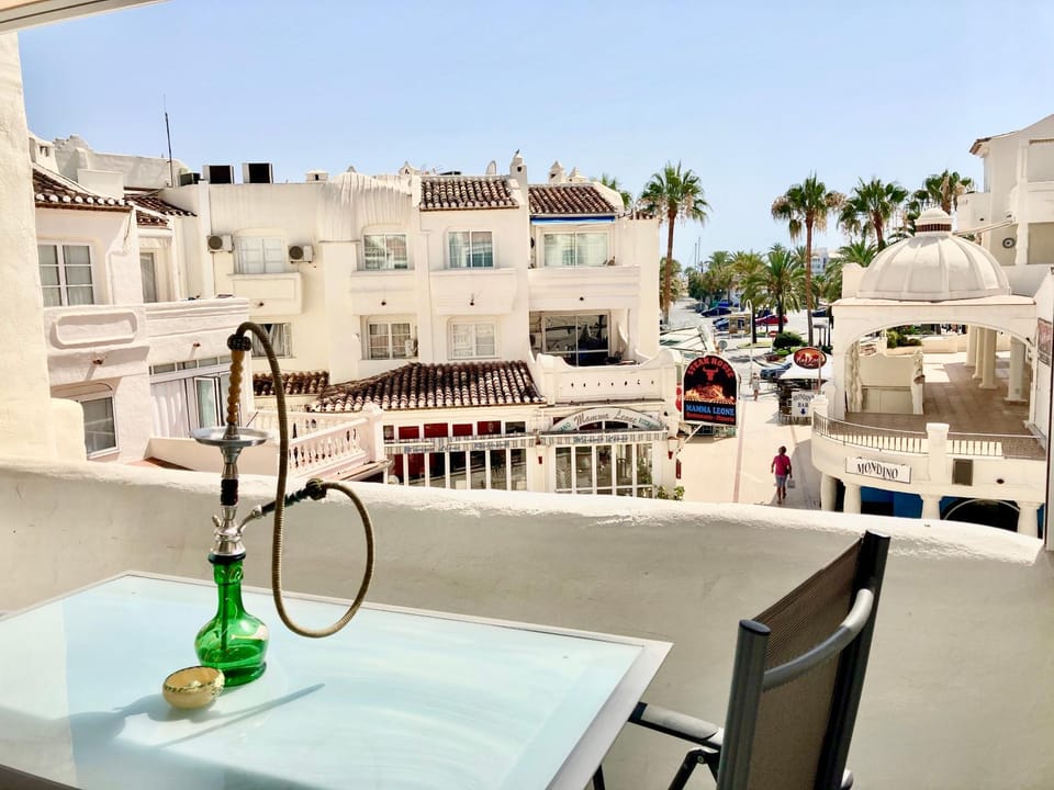 Balcony/Terrace, City view, Street view, Quiet street view