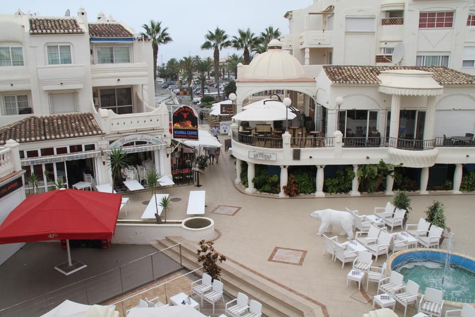 Neighbourhood, View (from property/room), Balcony/Terrace, Street view