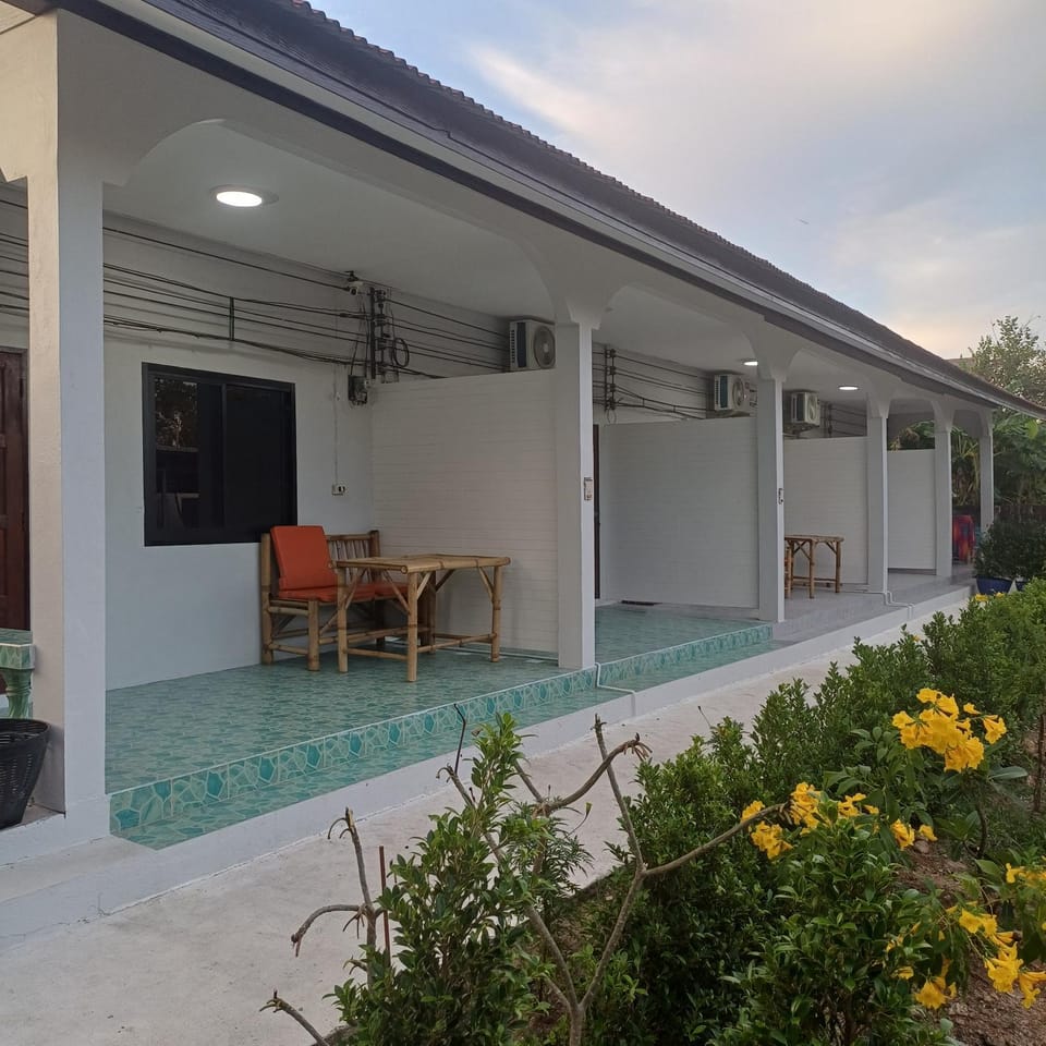 P & T Guesthouse Hostel in Ko Samui