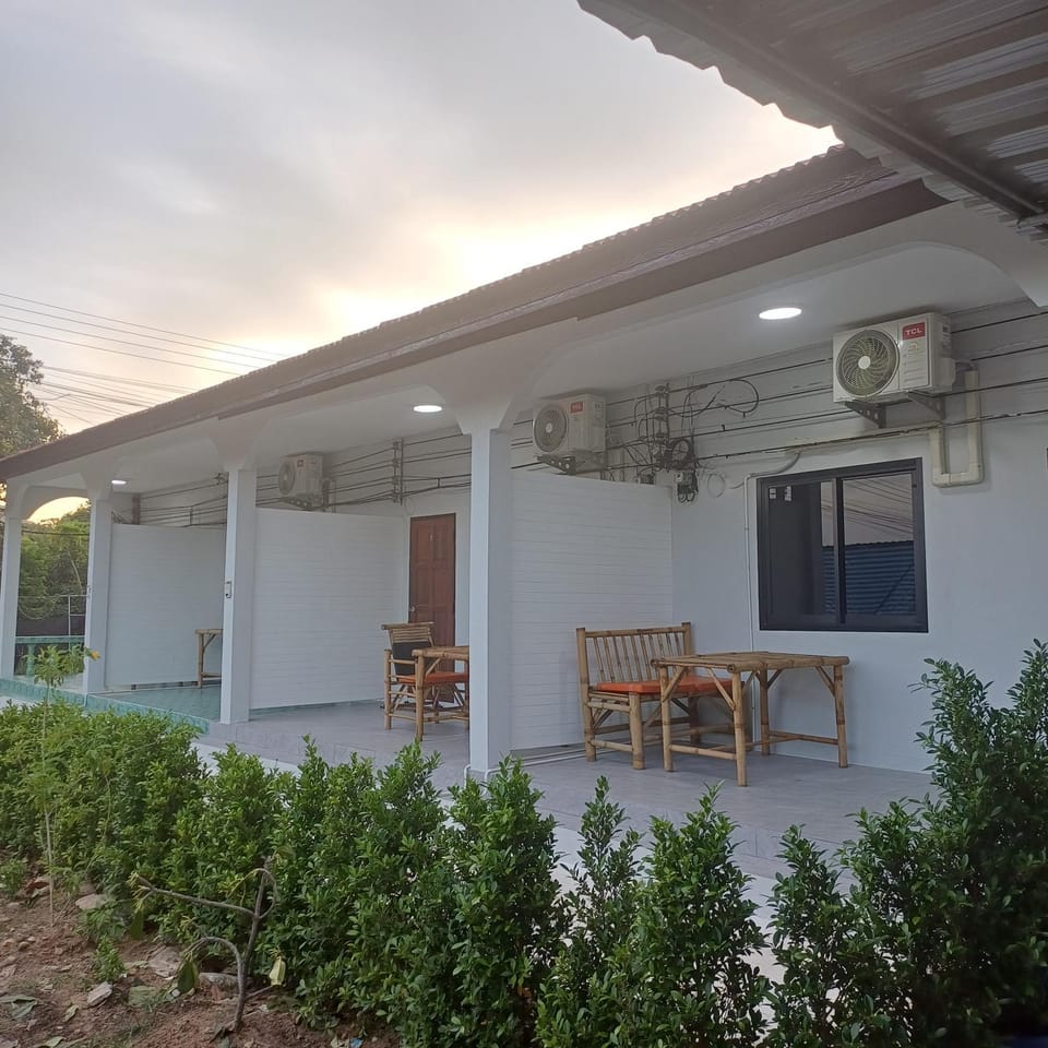 P & T Guesthouse Hostel in Ko Samui