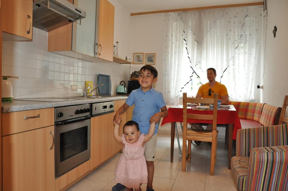 Kitchen or kitchenette, Family