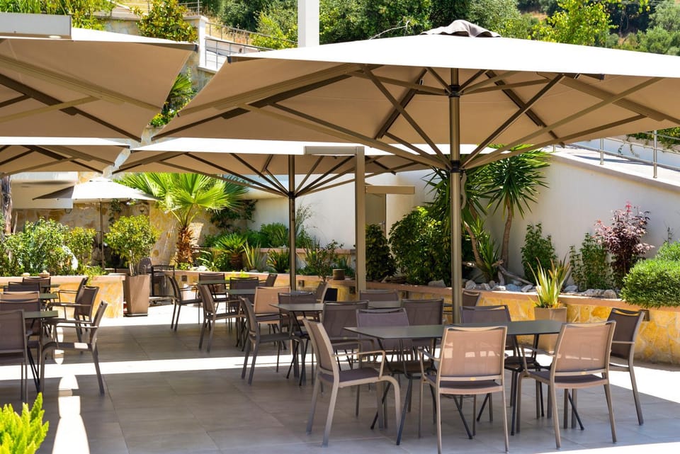 Restaurant/places to eat, Restaurant/places to eat