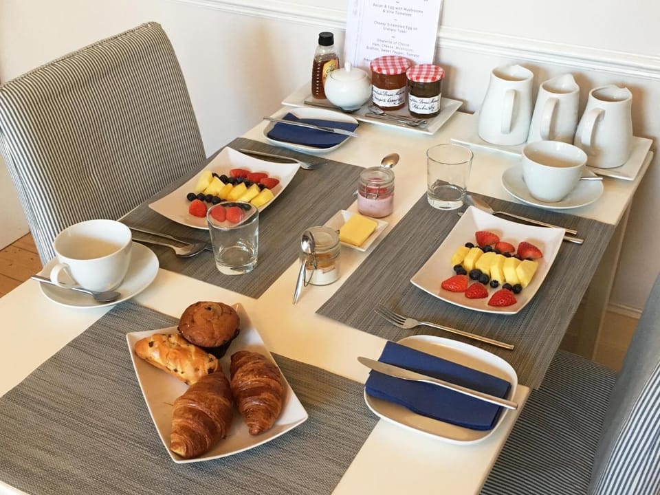 Breakfast, Internal: Not applicable to any particular room