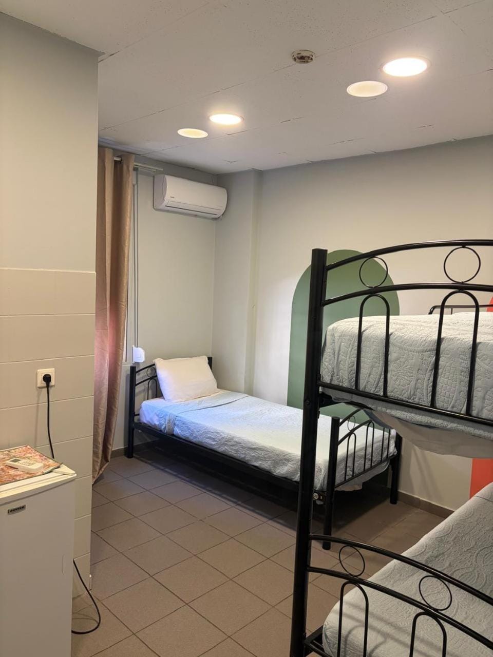 Bed, Photo of the whole room, Bedroom, bunk bed, air conditioner