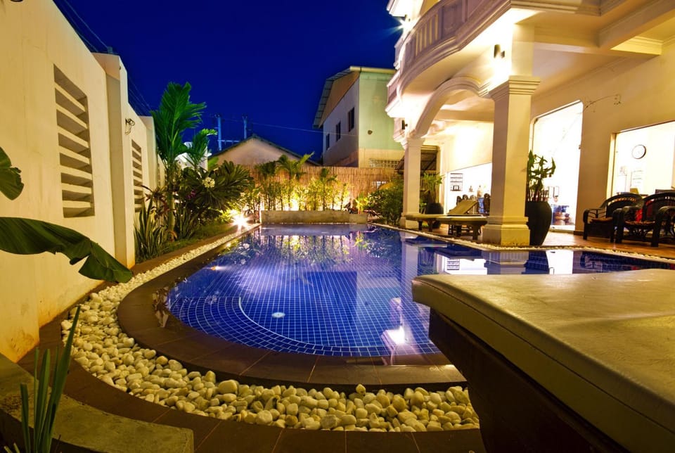 Swimming pool, Swimming pool