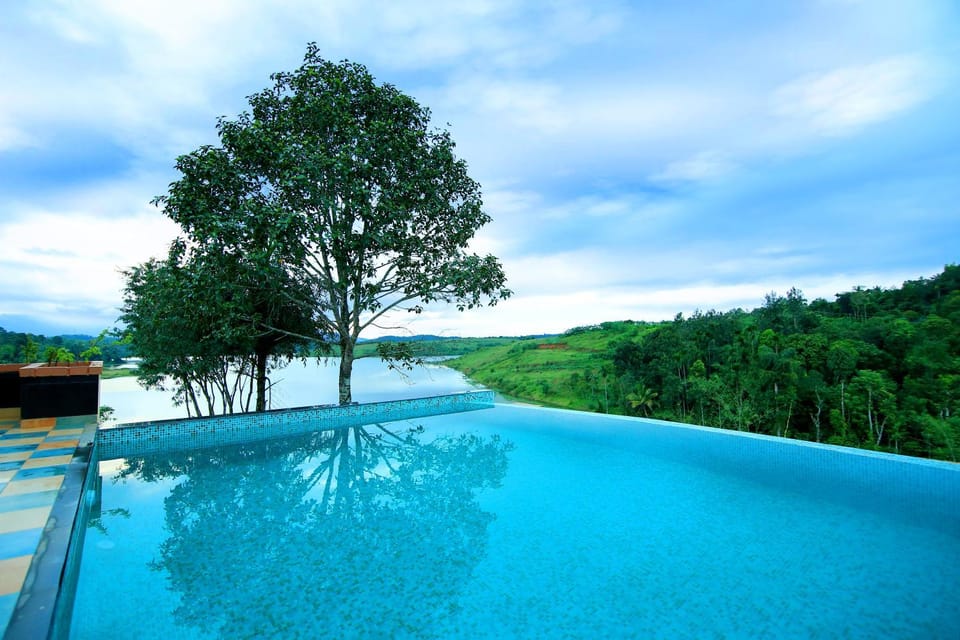 Lake view, Mountain view, Street view, Swimming pool