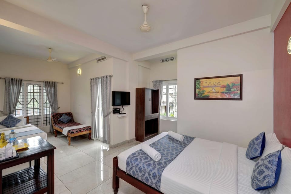 Bed, TV and multimedia, Photo of the whole room