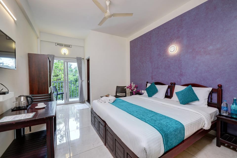 Bed, Photo of the whole room, Bedroom, fireplace, fireplace