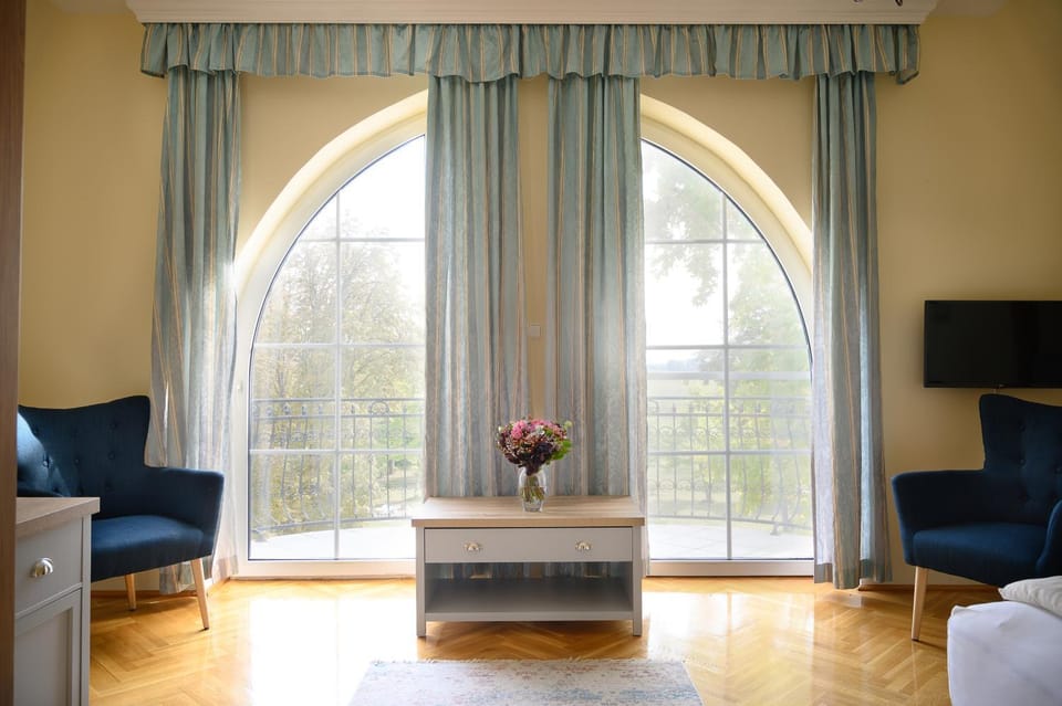 View (from property/room), Photo of the whole room