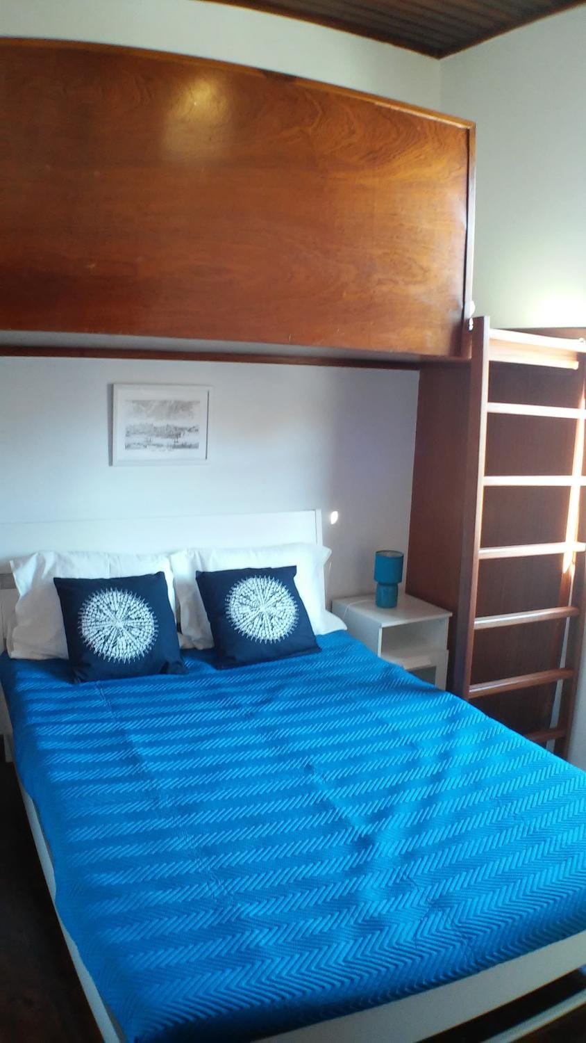 bunk bed