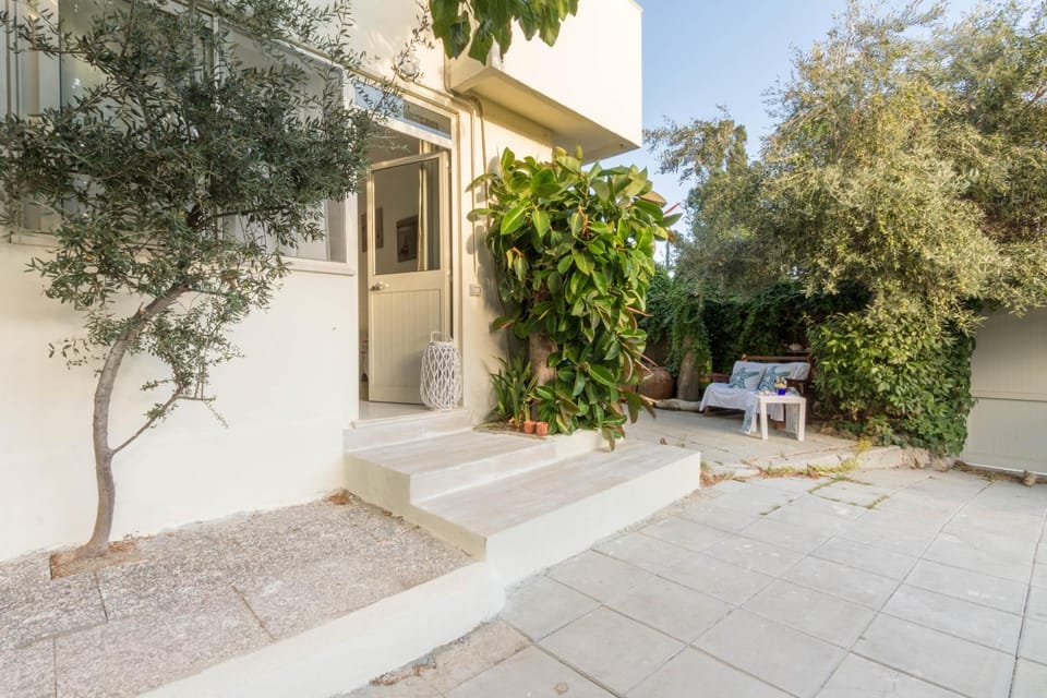 Facade/entrance, Garden