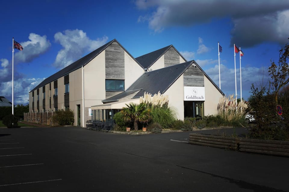 Property building, Day