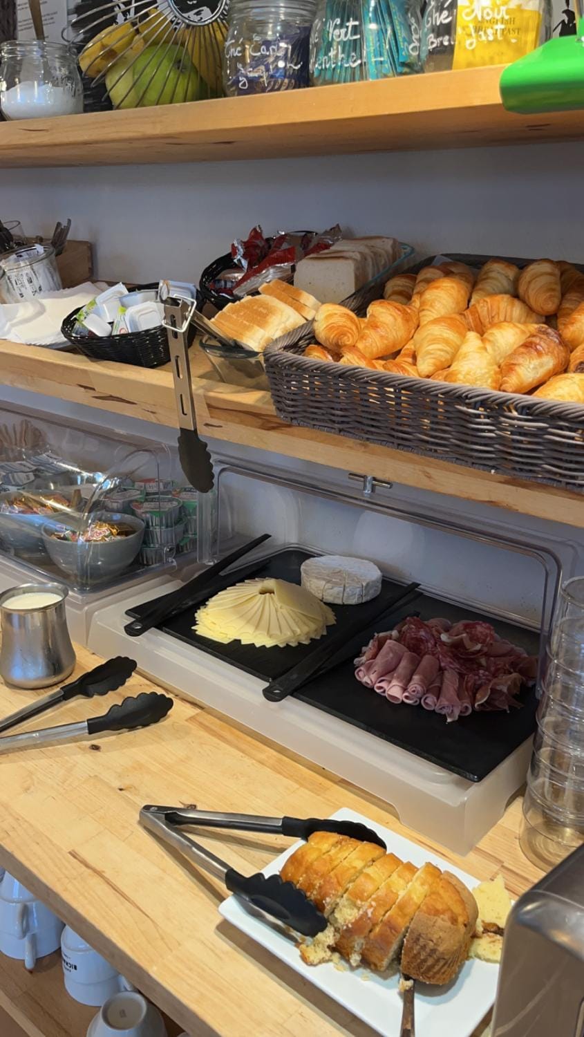 Breakfast, Buffet breakfast