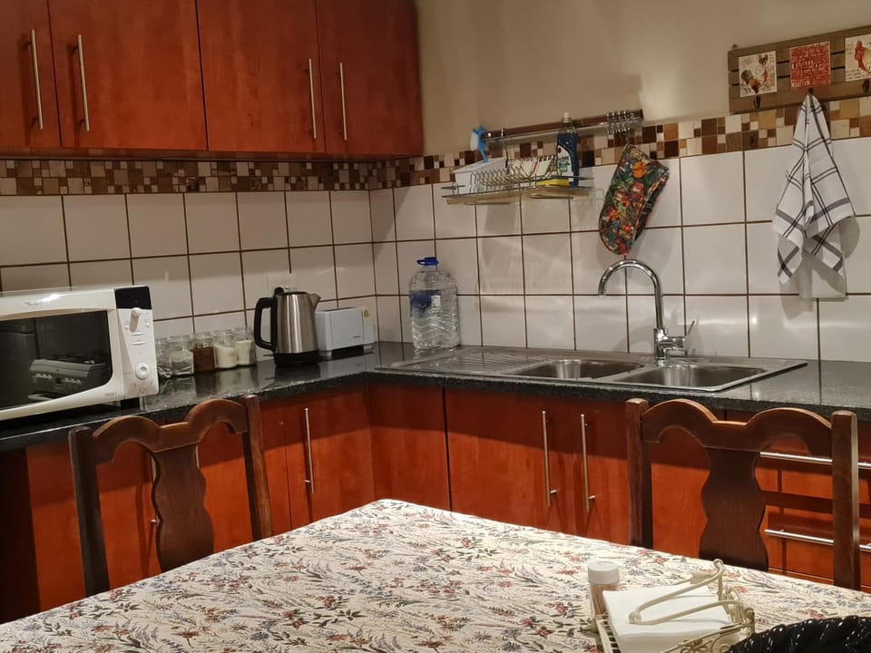 Coffee/tea facilities, Kitchen or kitchenette, minibar, toaster